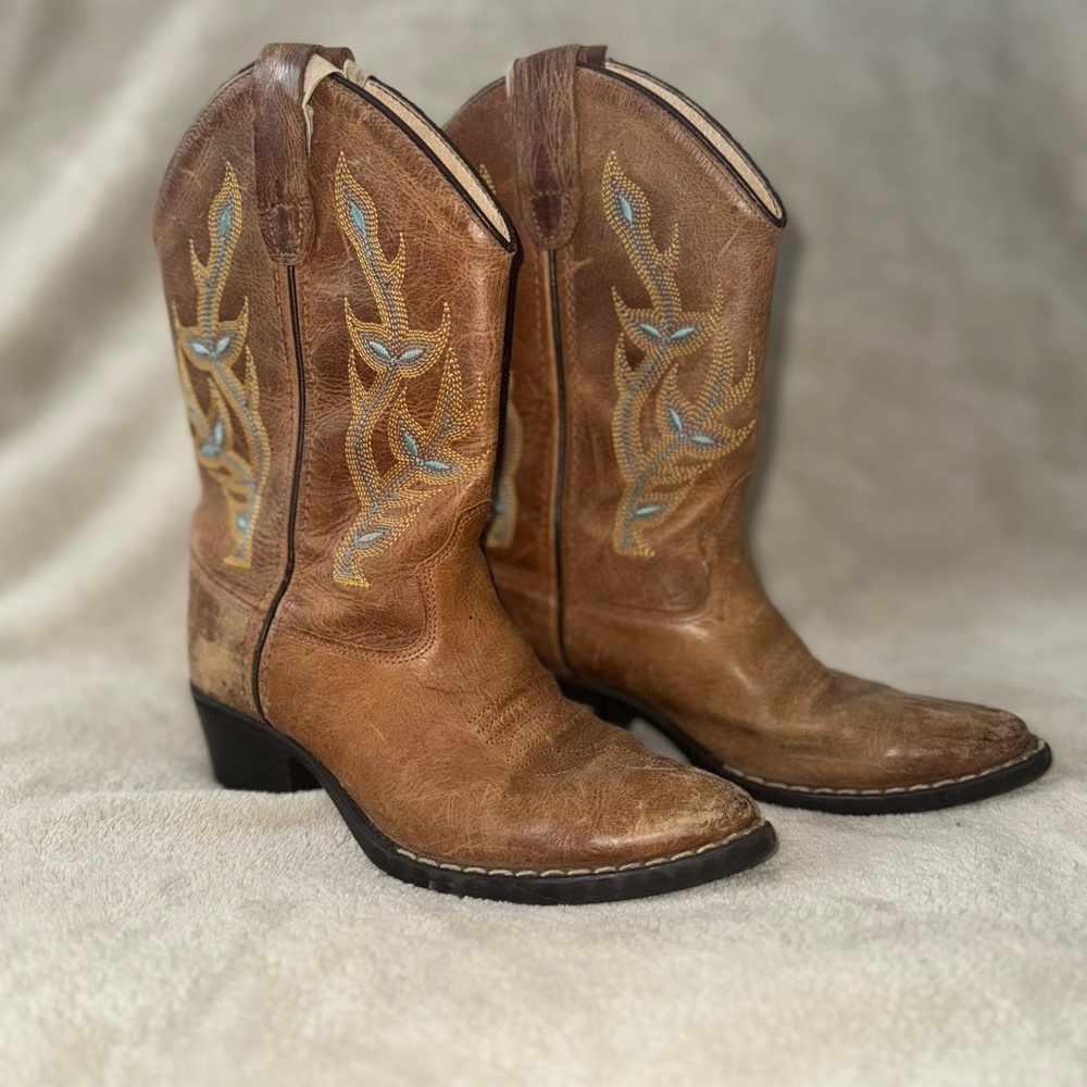 Old West Leather Cowboy Boots with Embroidery
